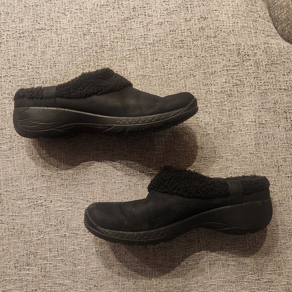 Black Merrell slippers size 9 - Picture 3 of 7